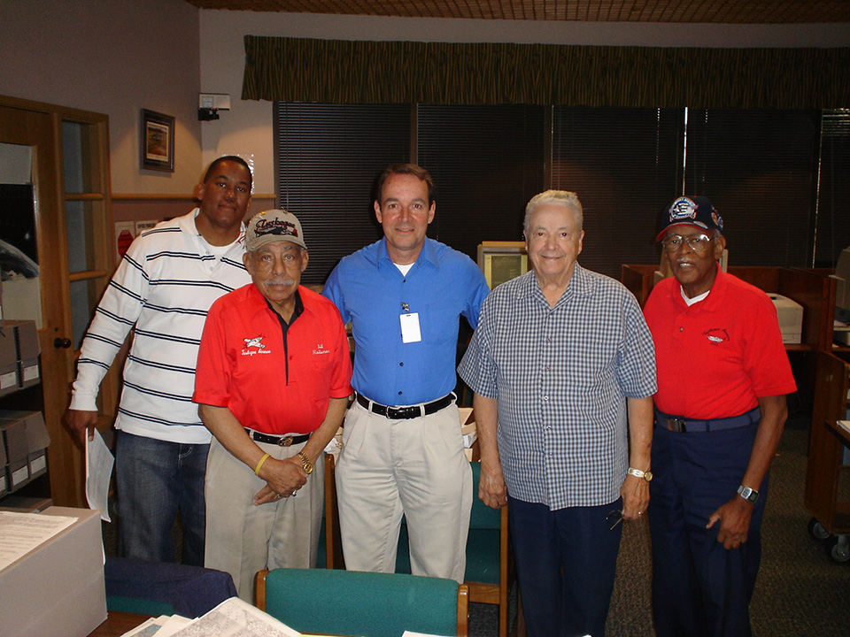 Tuskegee Airmen Commonlit Answers Pdf / This Resource Is A 36 Page